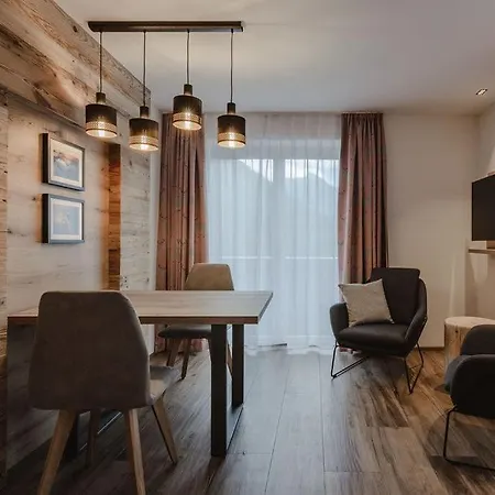 Appartement Lieblingsplatzl Inklusive Kostenfreiem Eintritt In Alpentherme Ganzjaehrig - Im Sommer Freie Bergbahnfahrten