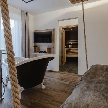 Lieblingsplatzl Inklusive Kostenfreiem Eintritt In Alpentherme Ganzjaehrig - Im Sommer Freie Bergbahnfahrten *