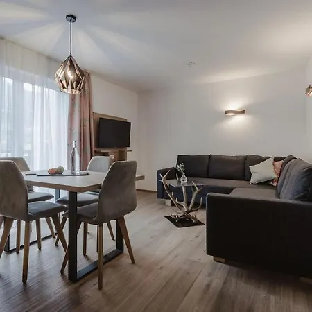 Lieblingsplatzl Inklusive Kostenfreiem Eintritt In Alpentherme Ganzjaehrig - Im Sommer Freie Bergbahnfahrten * באד הופגסטין