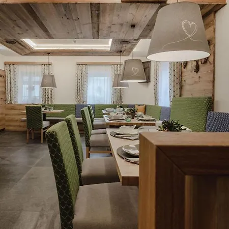 Appartement Lieblingsplatzl Inklusive Kostenfreiem Eintritt In Alpentherme Ganzjaehrig - Im Sommer Freie Bergbahnfahrten *