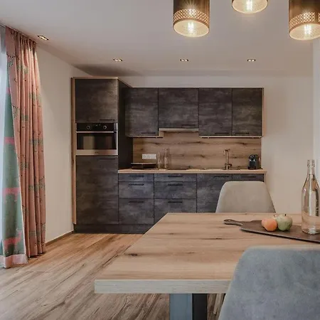 Апартаменты Lieblingsplatzl Inklusive Kostenfreiem Eintritt In Alpentherme Ganzjaehrig - Im Sommer Freie Bergbahnfahrten Бад Хофгаштайн