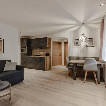 Appartamento Lieblingsplatzl Inklusive Kostenfreiem Eintritt In Alpentherme Ganzjaehrig - Im Sommer Freie Bergbahnfahrten Bad Hofgastein