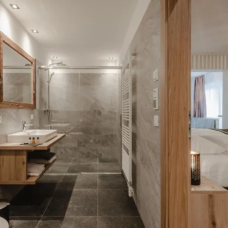 Appartement Lieblingsplatzl Inklusive Kostenfreiem Eintritt In Alpentherme Ganzjaehrig - Im Sommer Freie Bergbahnfahrten Bad Hofgastein